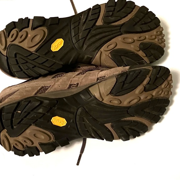 Size 11 Merrell Men’s Moab Hiking Shoe - Picture 4 of 6
